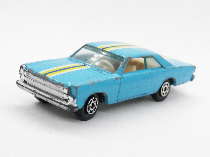Illustration for article titled Yatming 1:64 Ford Galaxie 500xl
